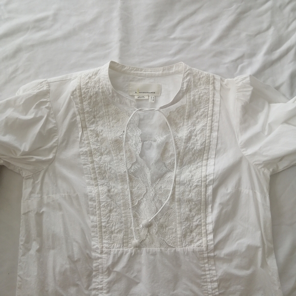 By Anthropologie Delilah Pleated Peasant Blouse Embroidered White Lace Size 4 - Picture 13 of 17